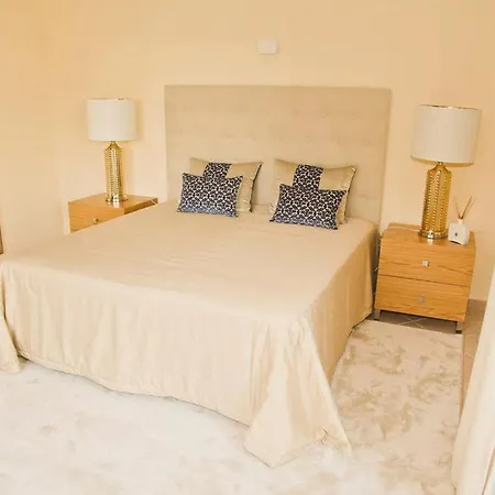 Villa Vale Do Garrao Sleeps 8 With Pool Air Con And Wifi